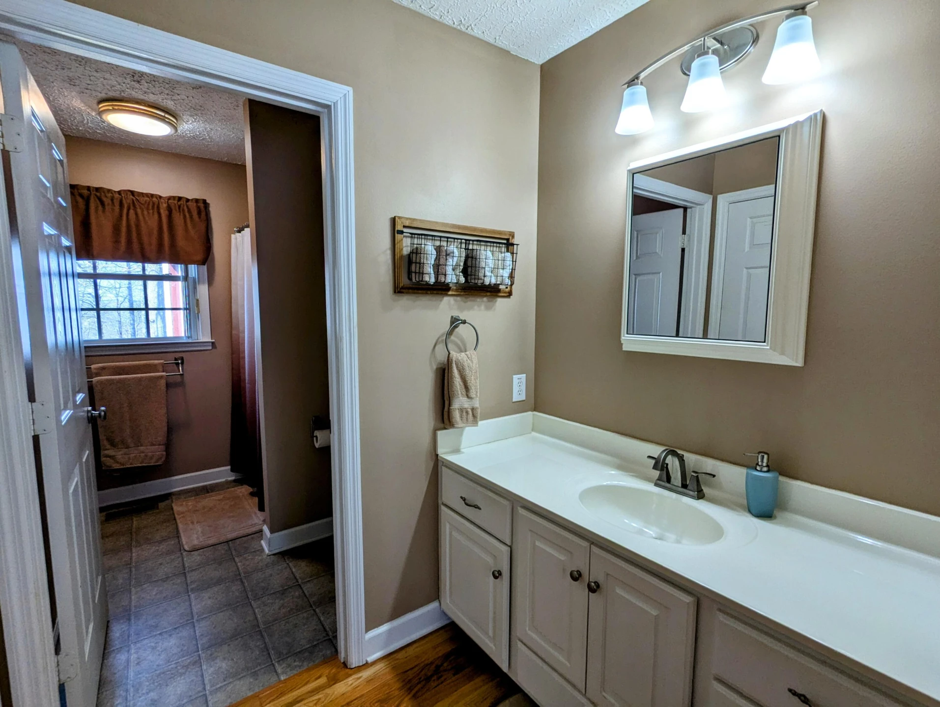 1061 Nursery RD - Photo 14