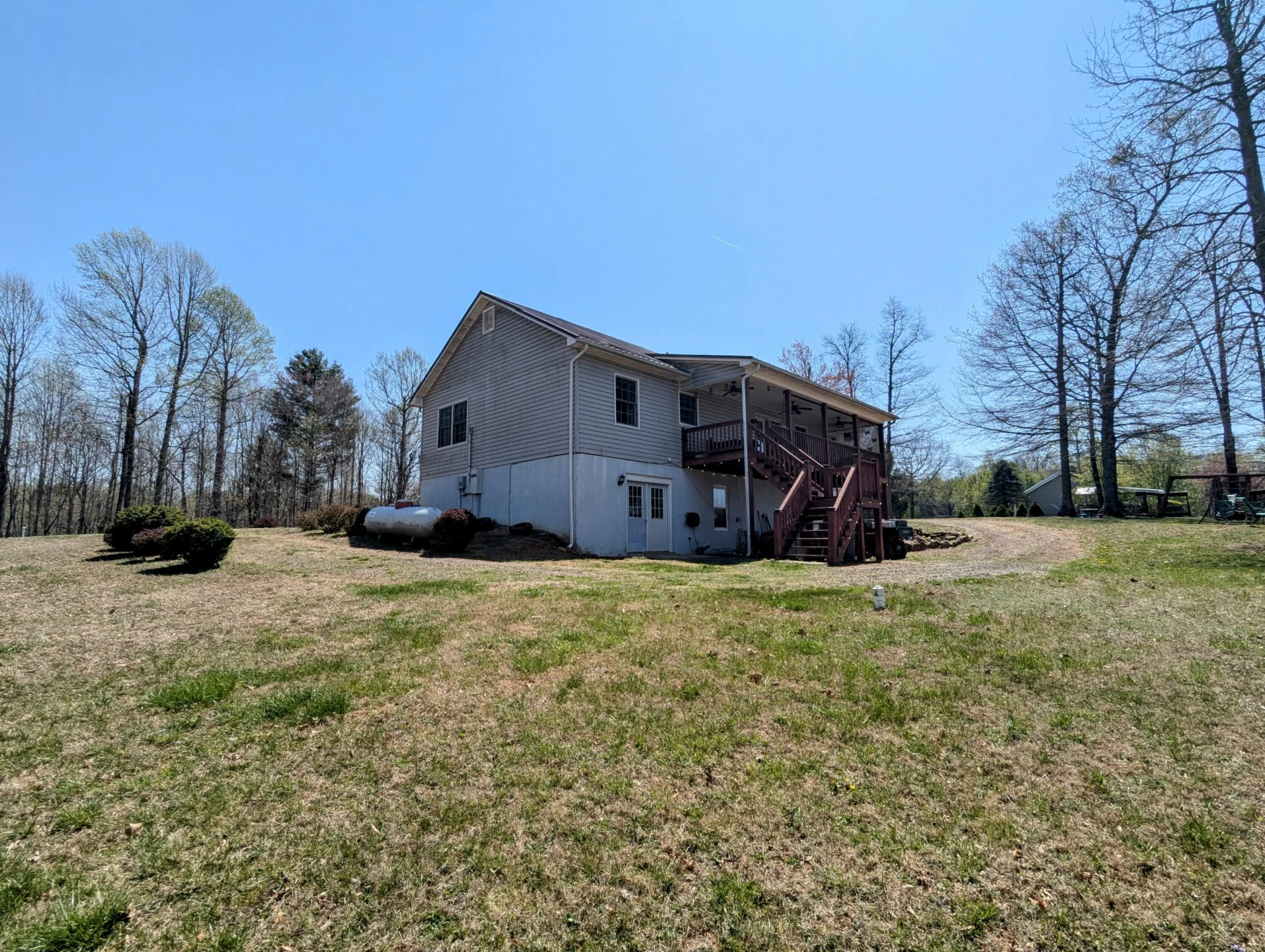 1061 Nursery RD - Photo 4