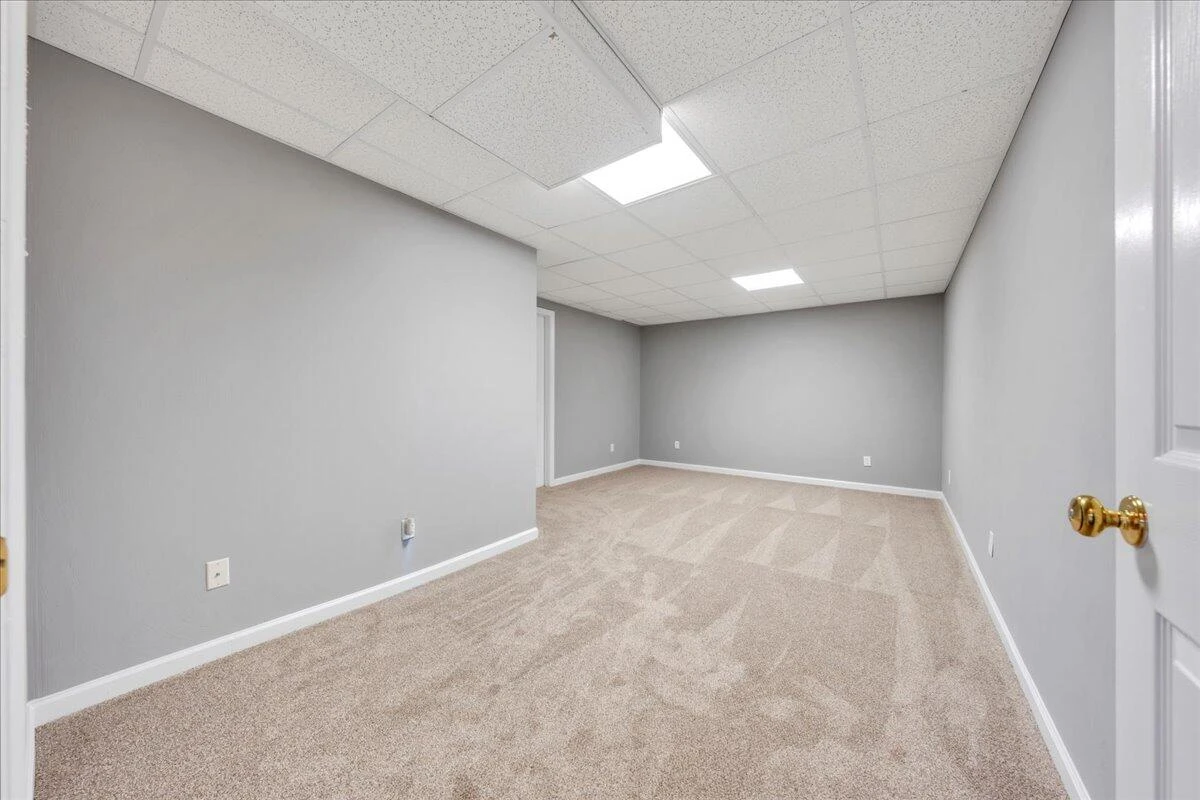 274 Bousman CIR - Photo 31