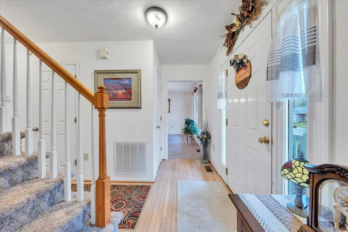274 Bousman CIR - Photo 5