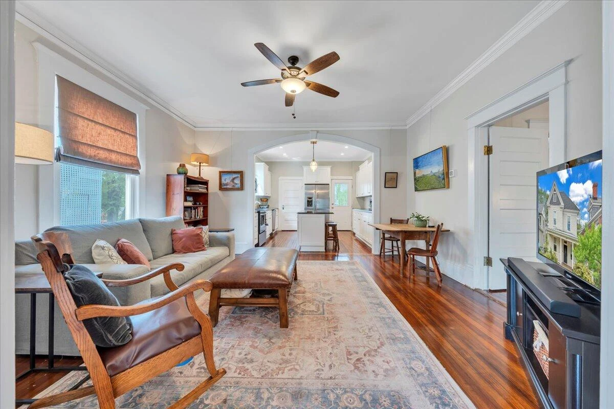 407 Elm AVE - Photo 18