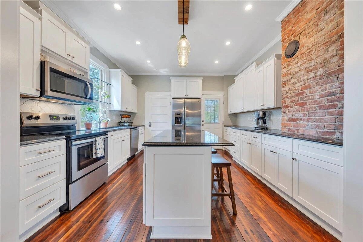 407 Elm AVE - Photo 21