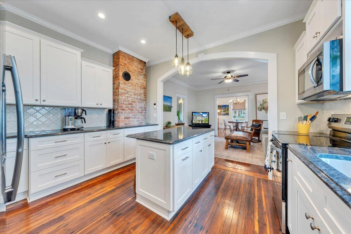 407 Elm AVE - Photo 24