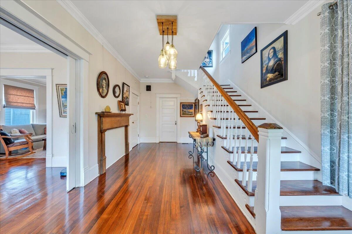 407 Elm AVE - Photo 8