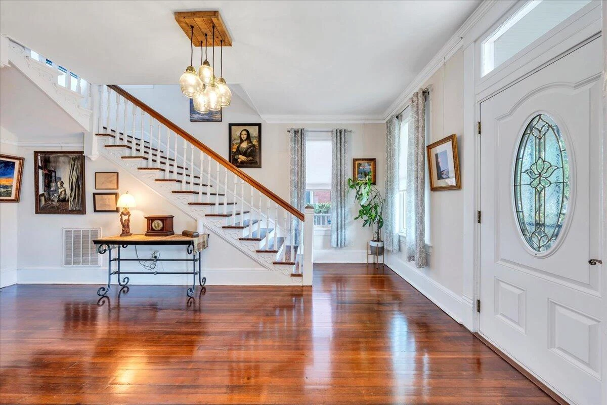 407 Elm AVE - Photo 10