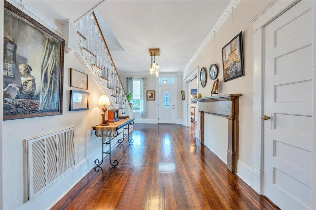 407 Elm AVE - Photo 12