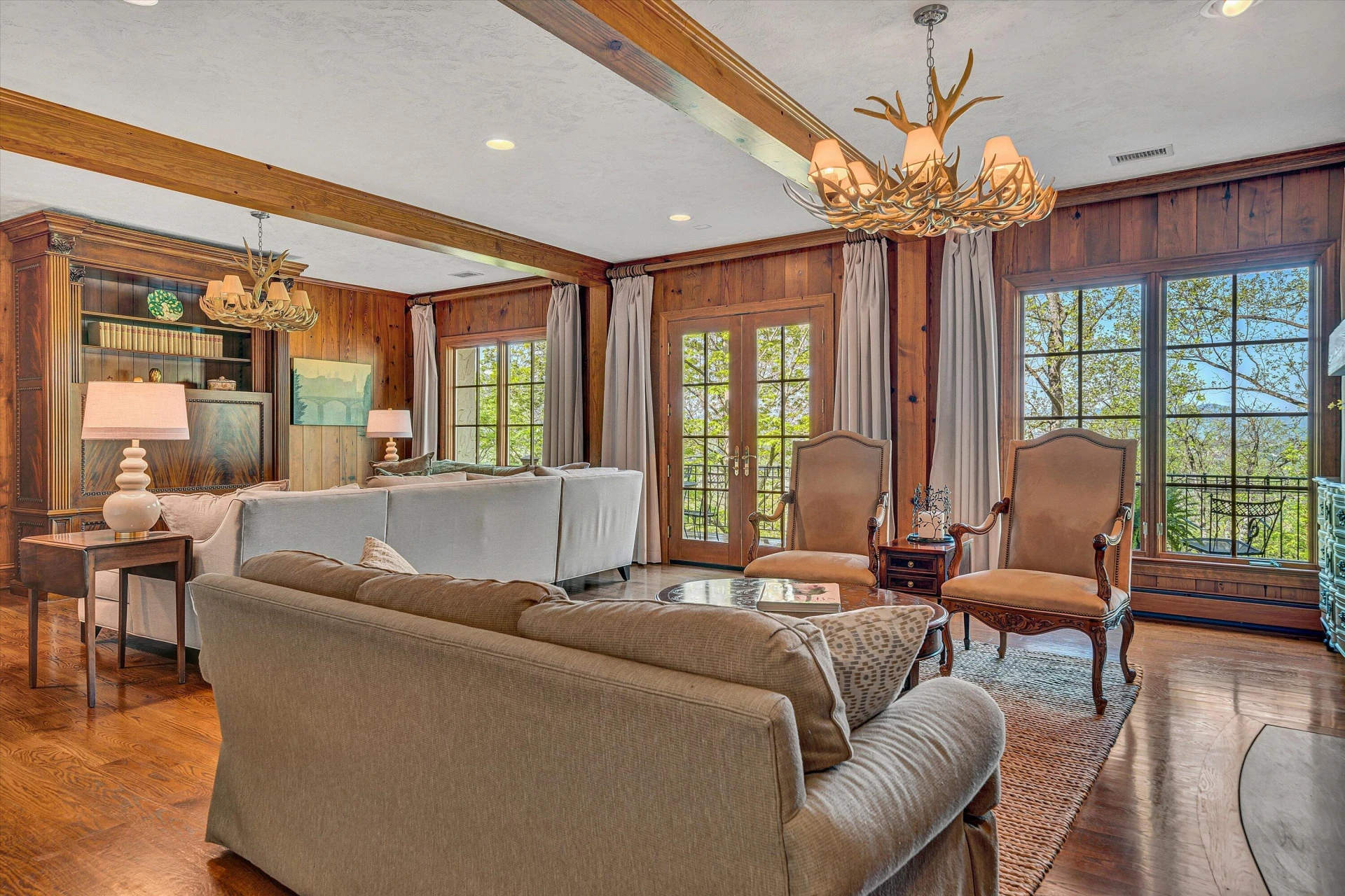 2555 Woodcliff RD - Photo 15