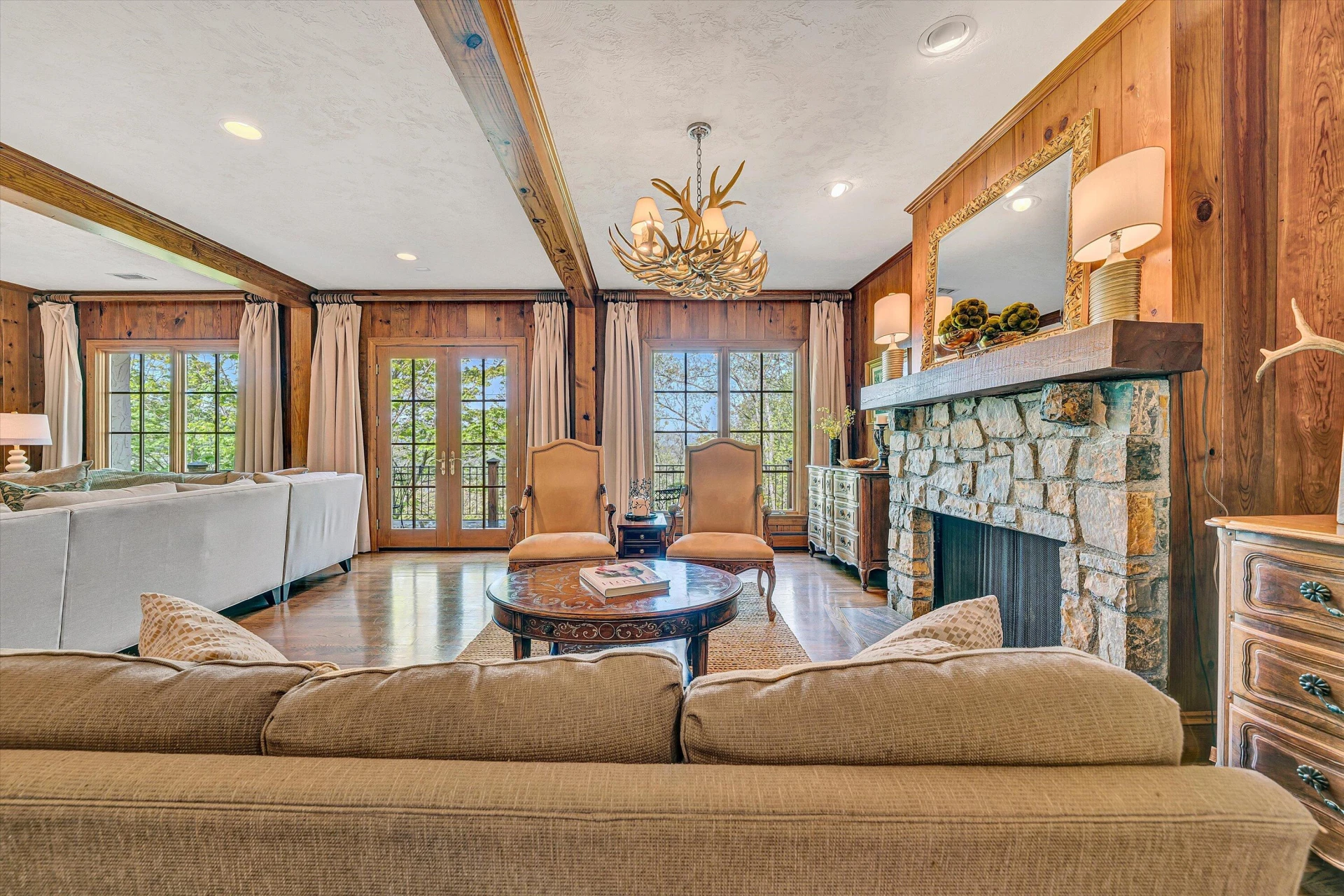 2555 Woodcliff RD - Photo 17