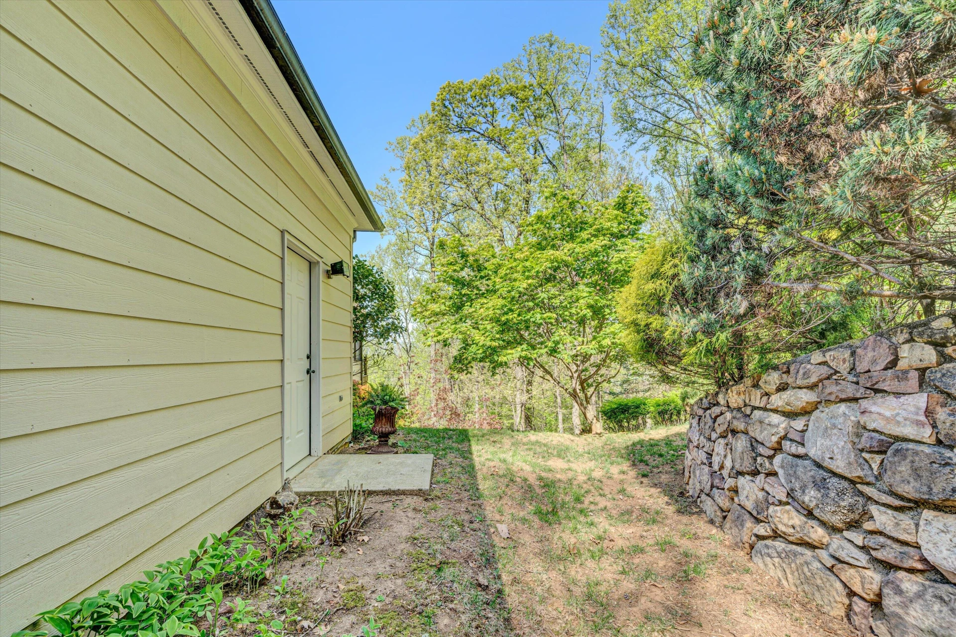 2555 Woodcliff RD - Photo 80
