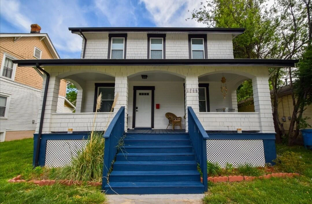 1705 Chapman AVE