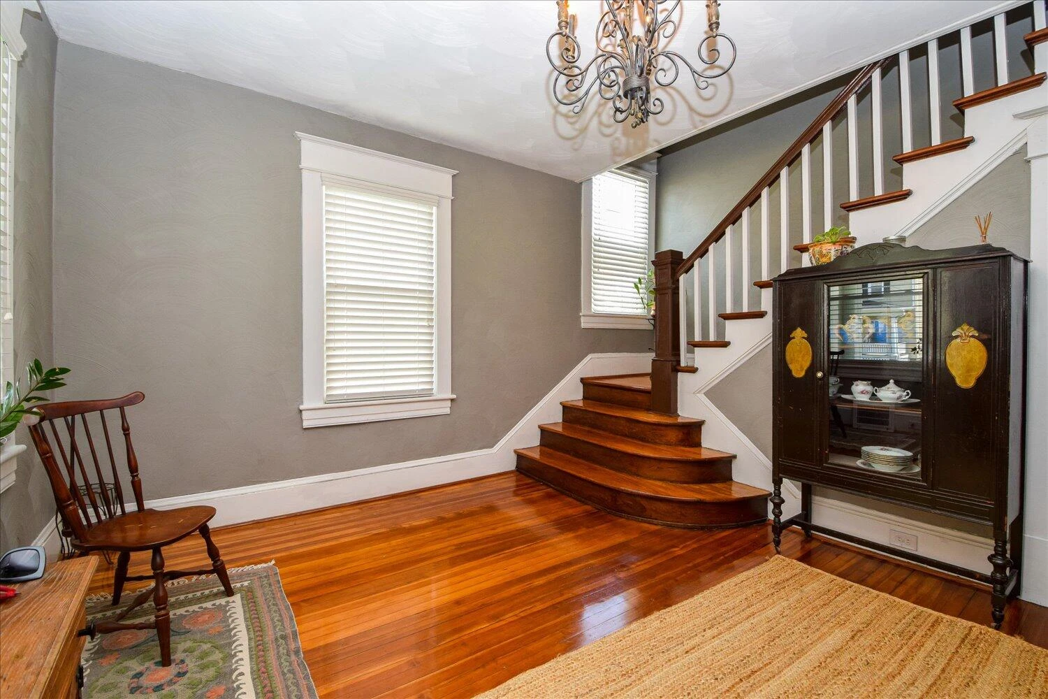 1705 Chapman AVE - Photo 2