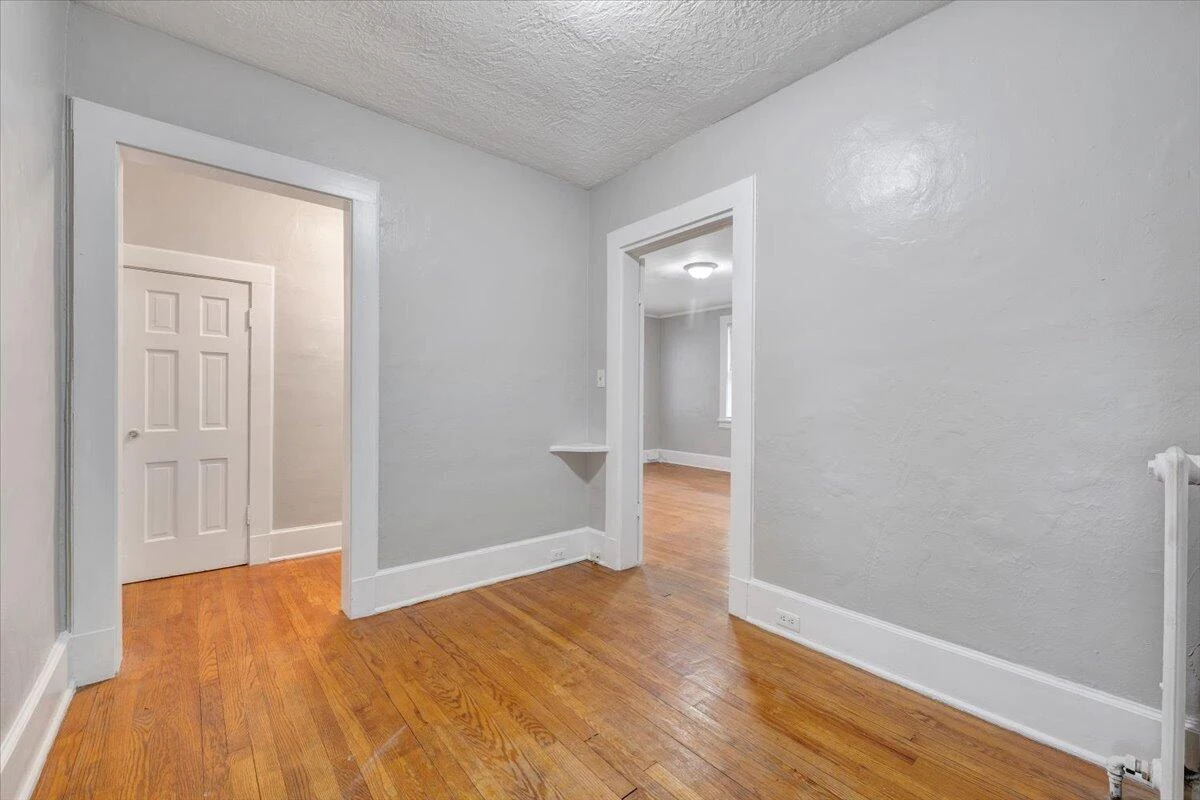 2521 Longview AVE #1-4 - Photo 14