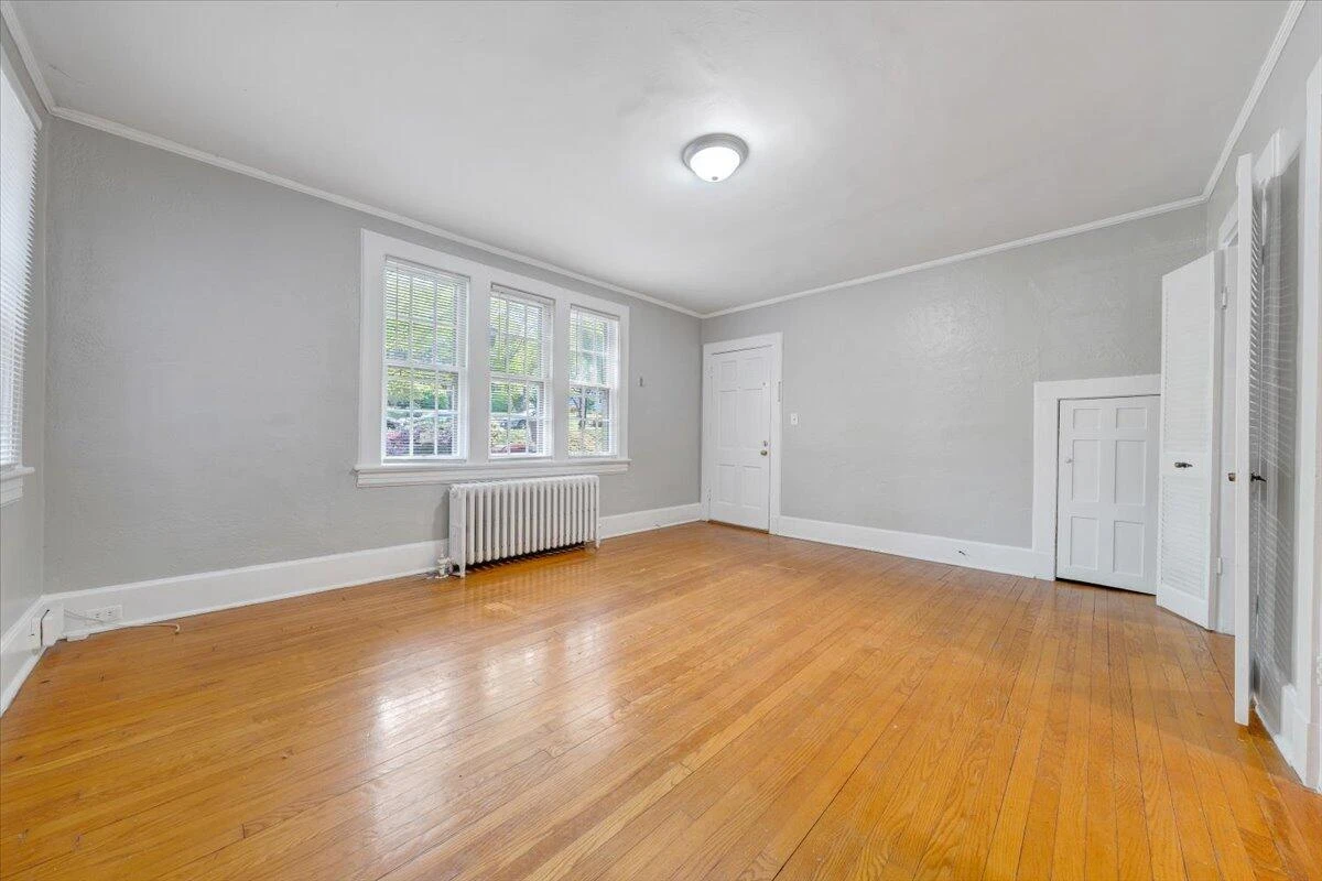 2521 Longview AVE #1-4 - Photo 9