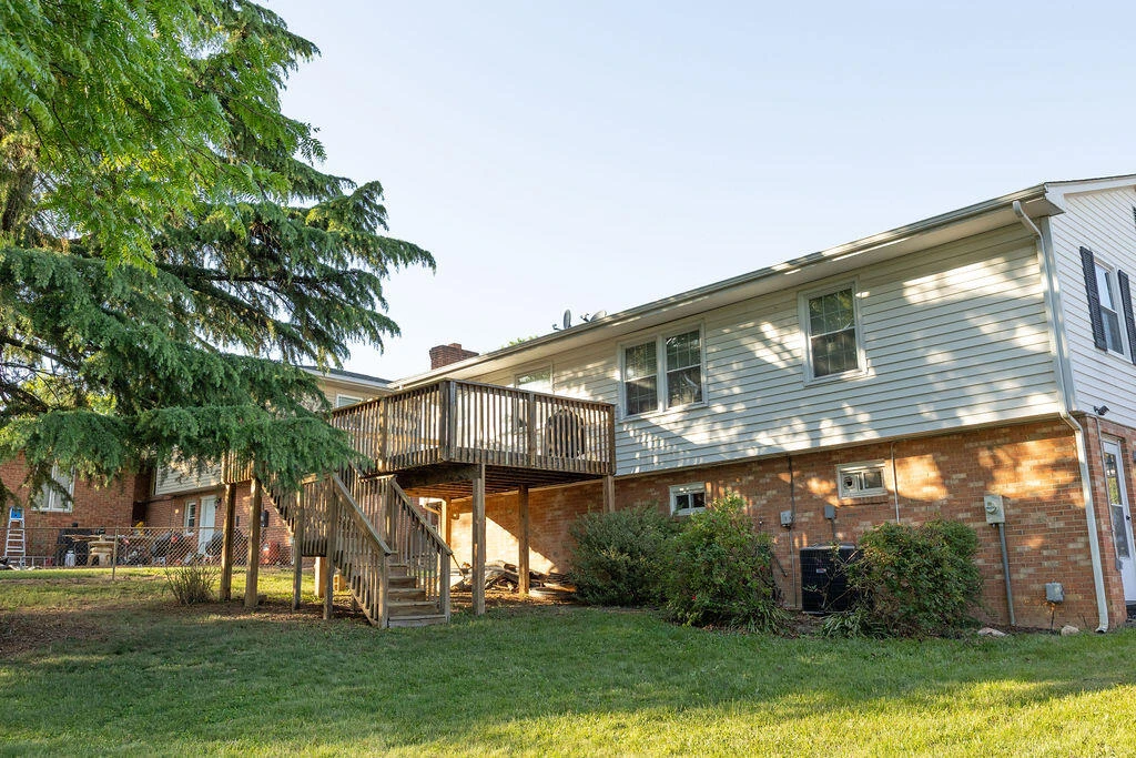 2926 NEIL DR - Photo 2