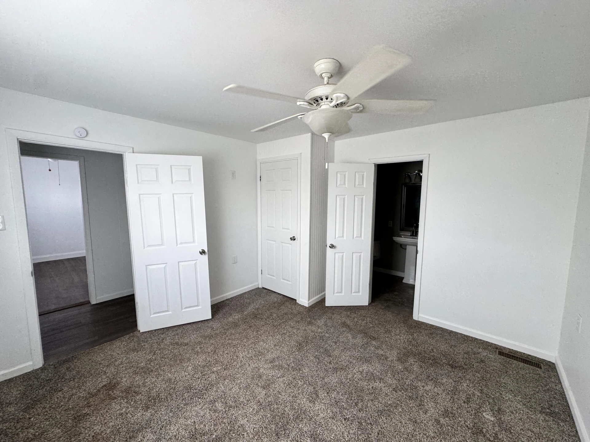 814 N Rockbridge AVE - Photo 5
