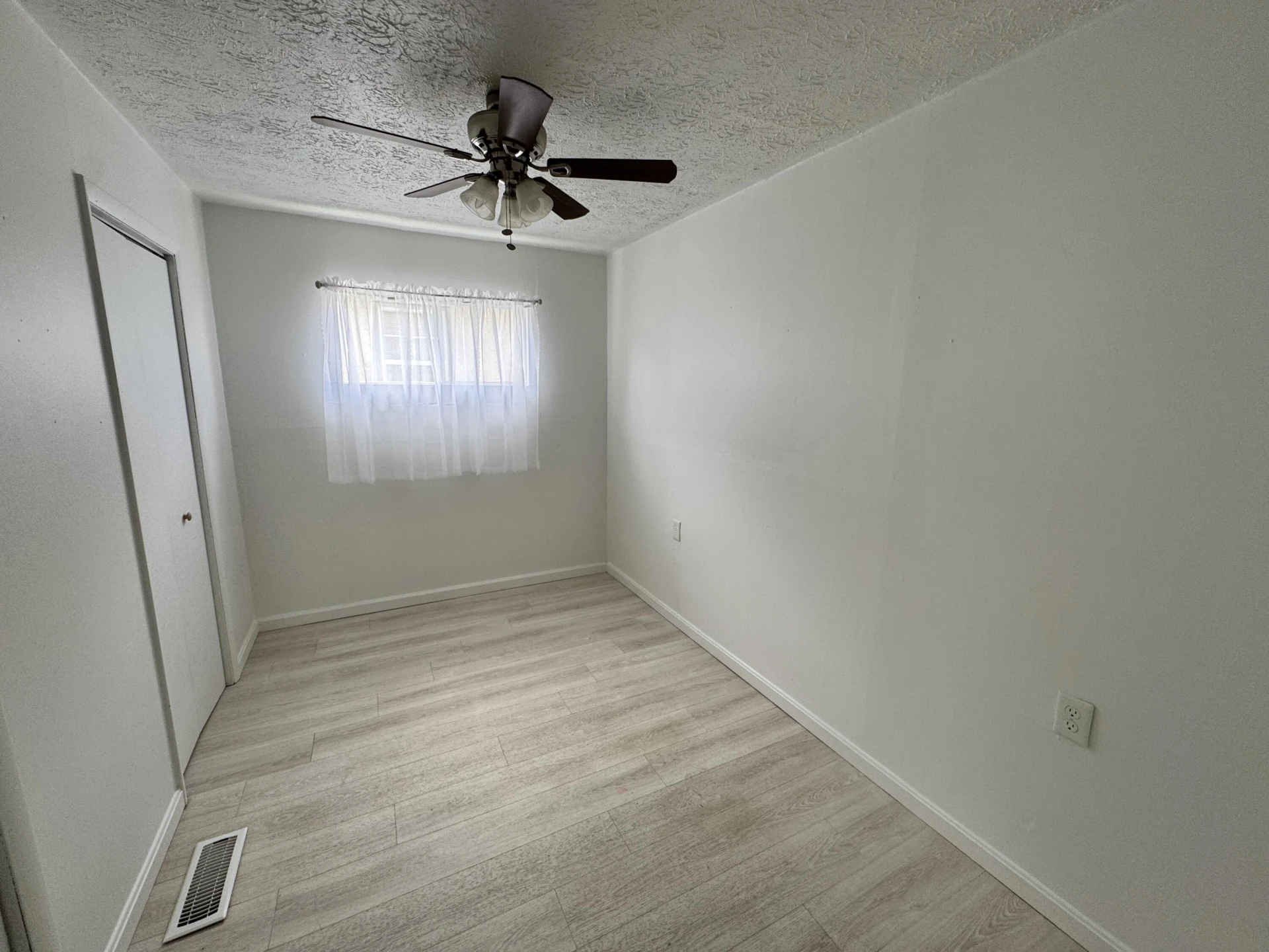 814 N Rockbridge AVE - Photo 9