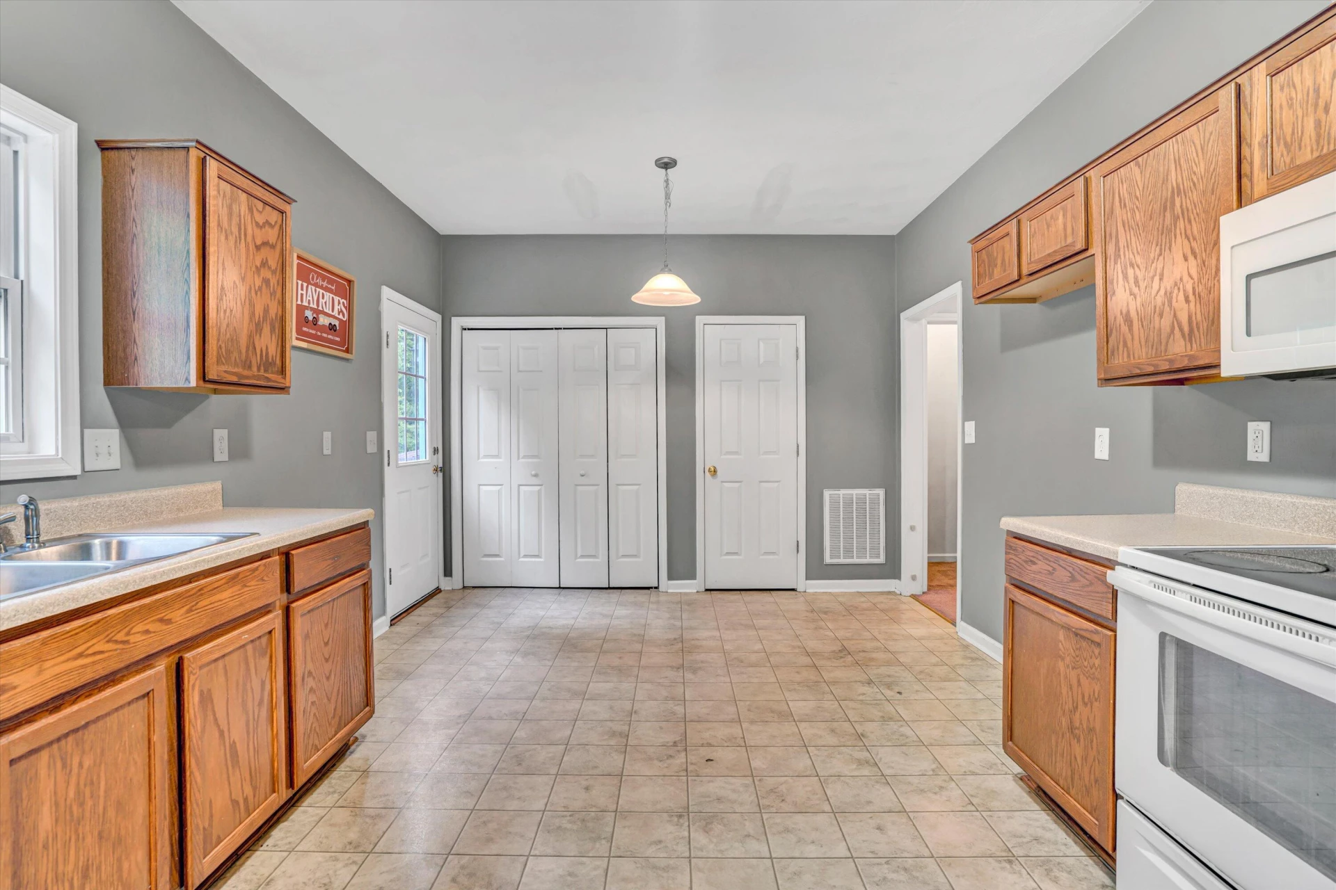 1920 Connors CT - Photo 10