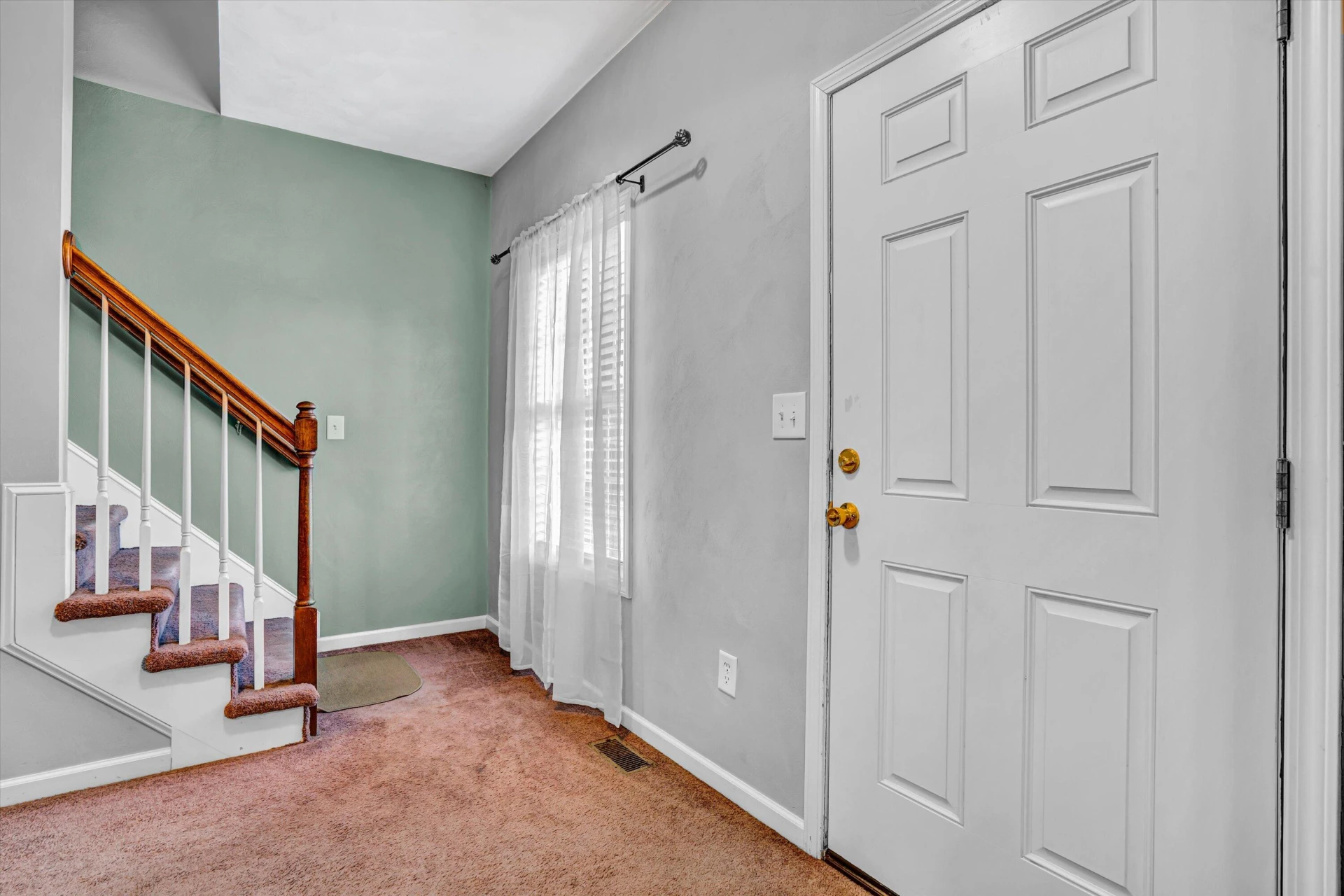 1920 Connors CT - Photo 2