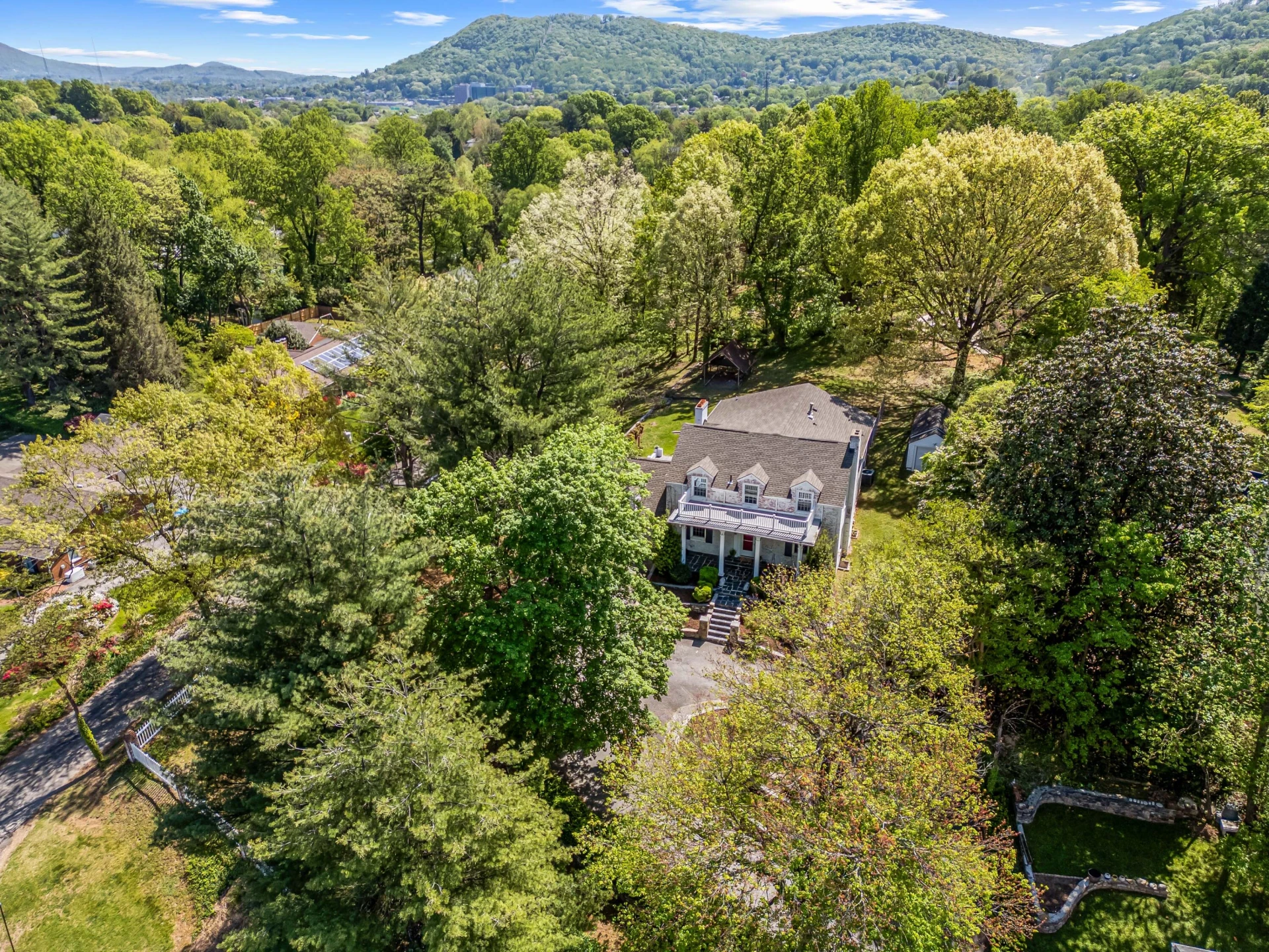 2310 Martin LN - Photo 109