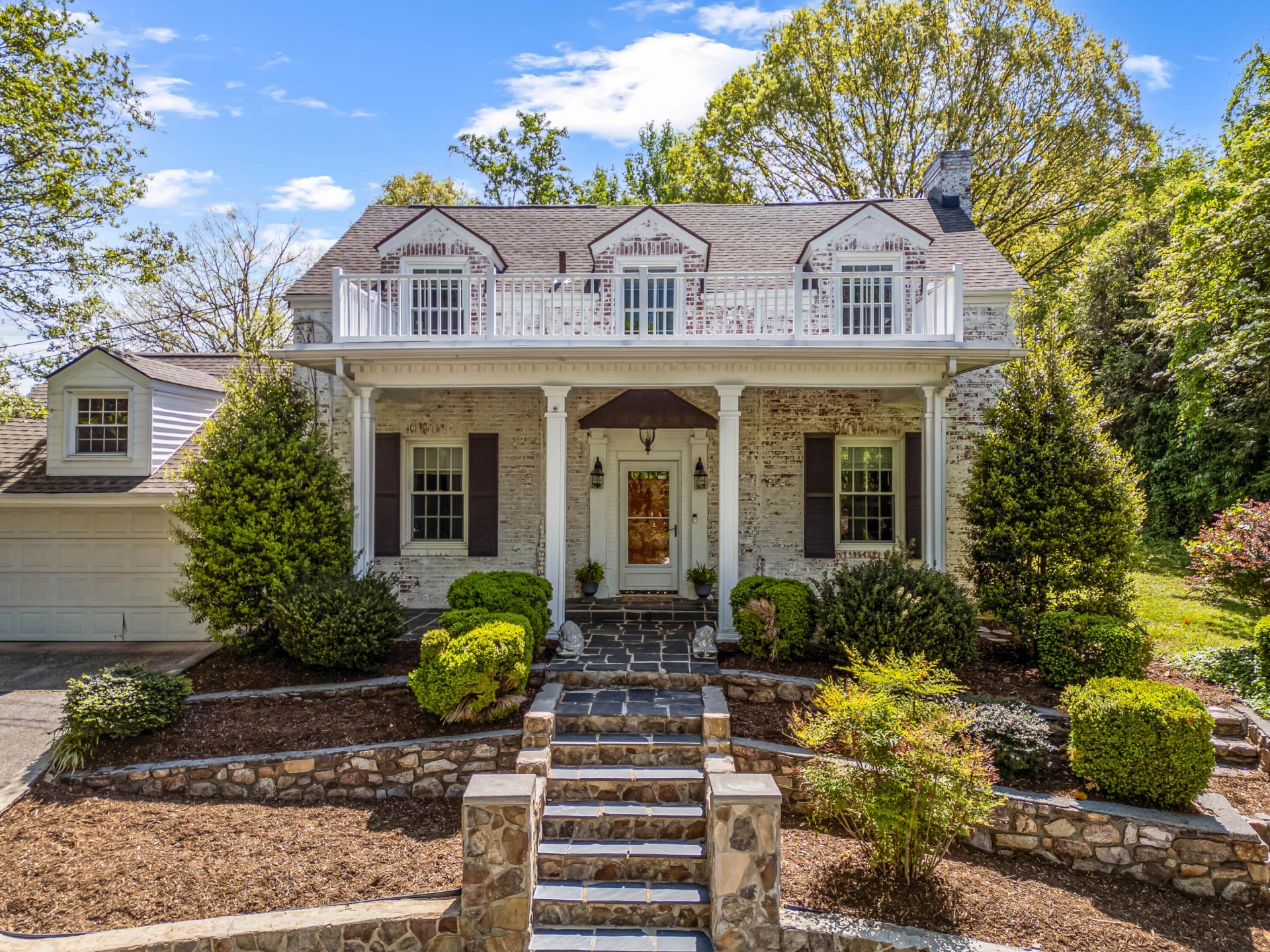 2310 Martin LN - Photo 2