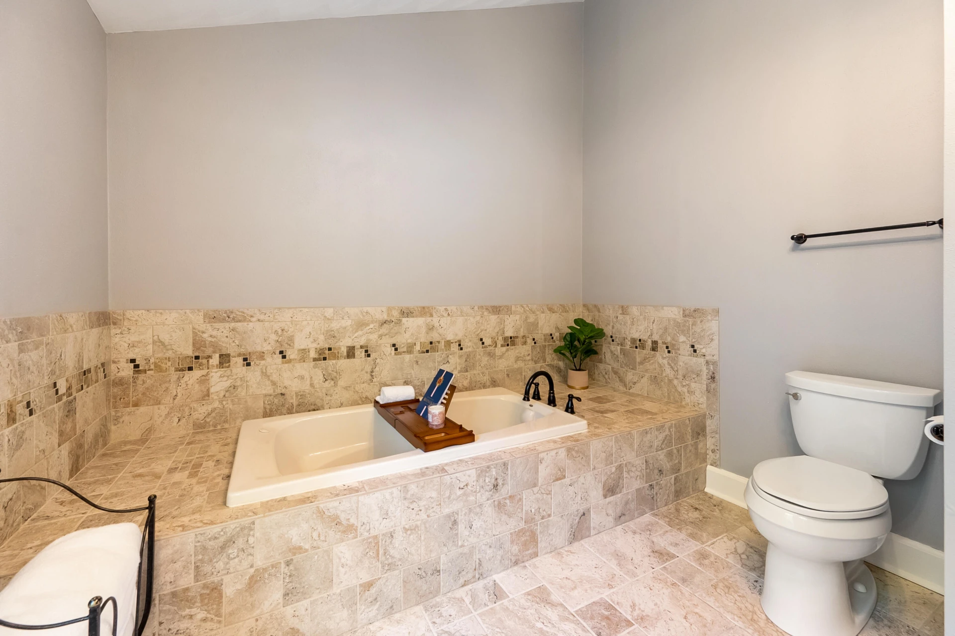 2310 Martin LN - Photo 69