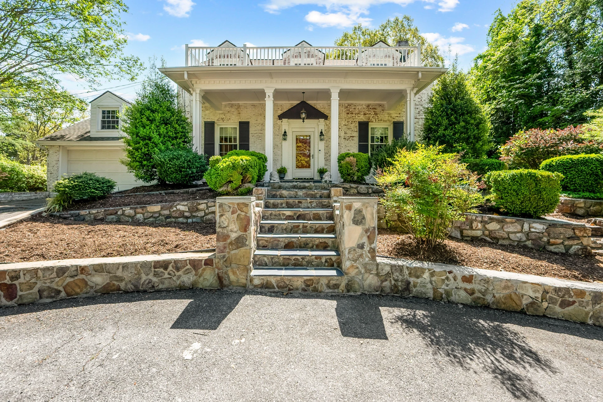 2310 Martin LN - Photo 7