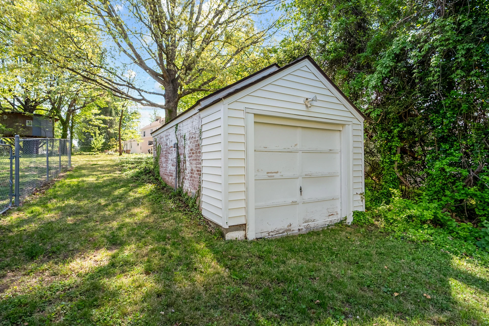 2310 Martin LN - Photo 81