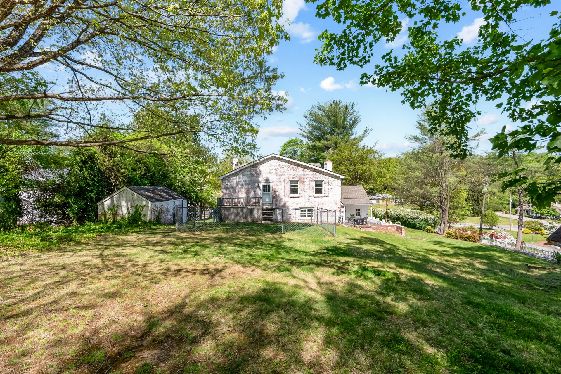 2310 Martin LN - Photo 82