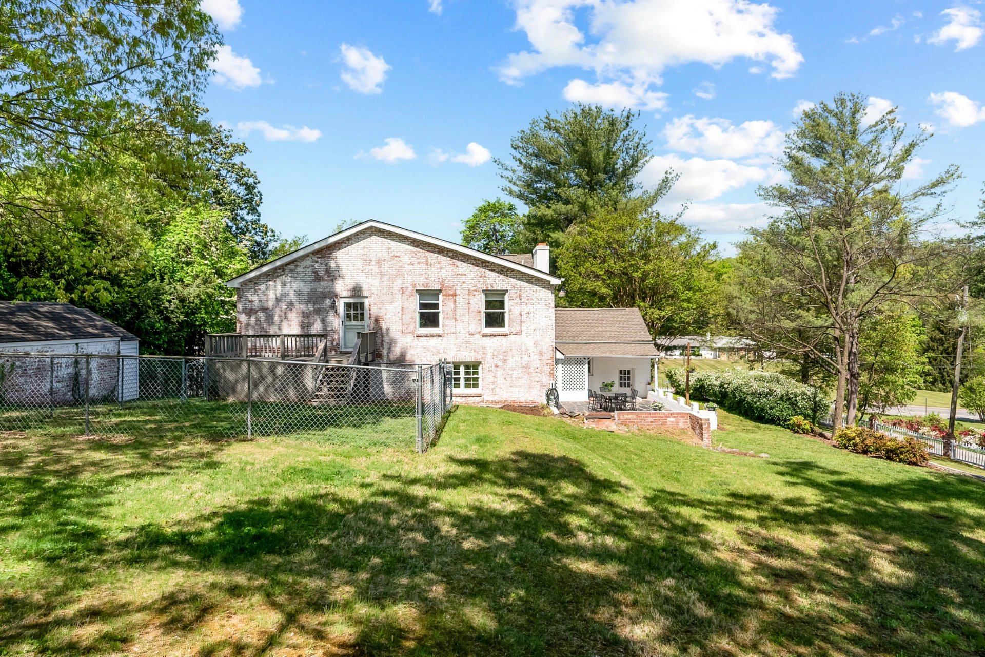 2310 Martin LN - Photo 83