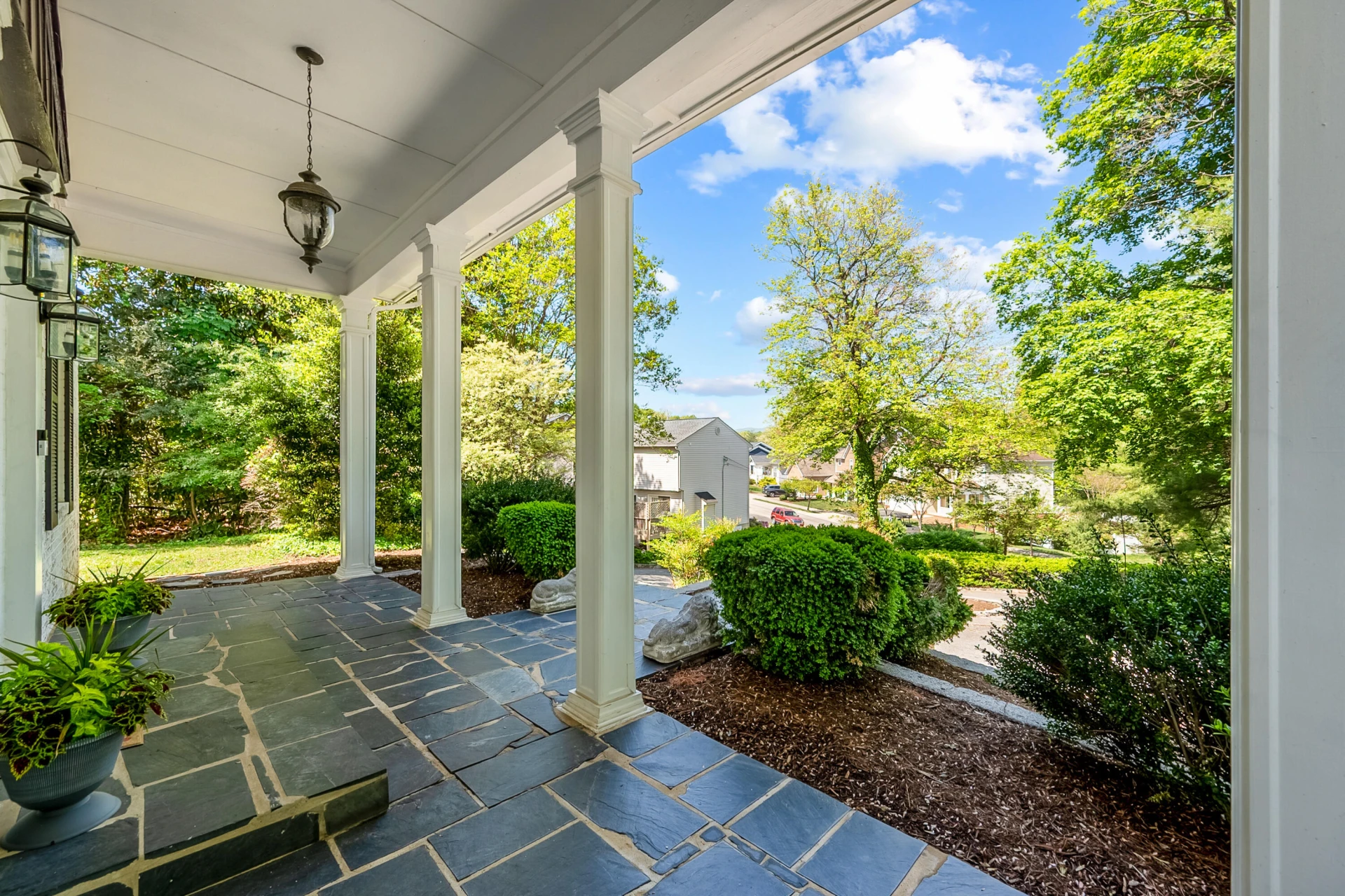 2310 Martin LN - Photo 9