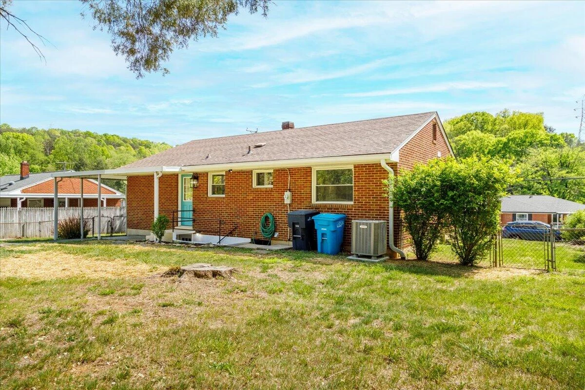 1124 Hartsook BLVD - Photo 29