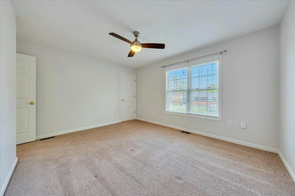 223 Ross ST - Photo 14