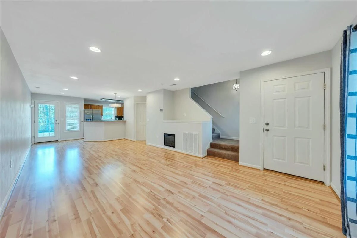 223 Ross ST - Photo 3