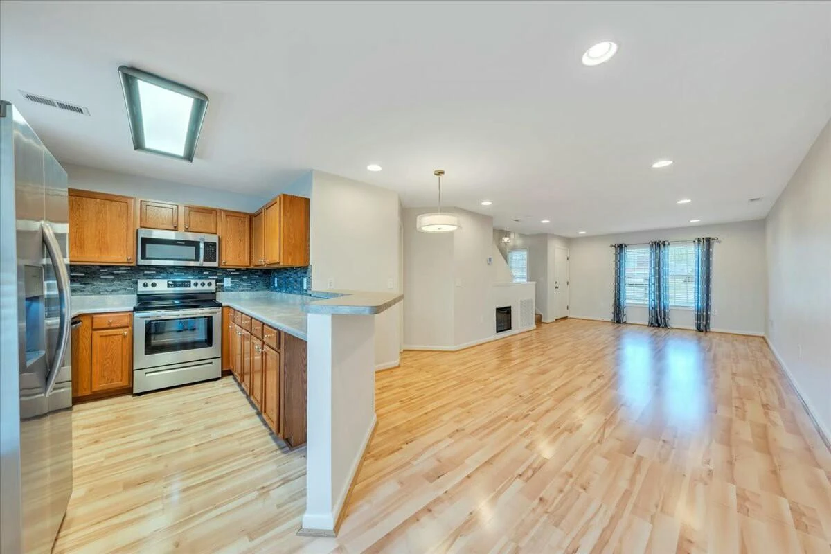 223 Ross ST - Photo 6