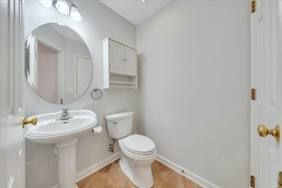 223 Ross ST - Photo 9