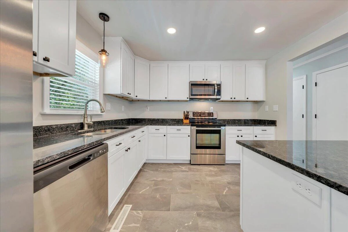 3845 Kentland DR - Photo 13