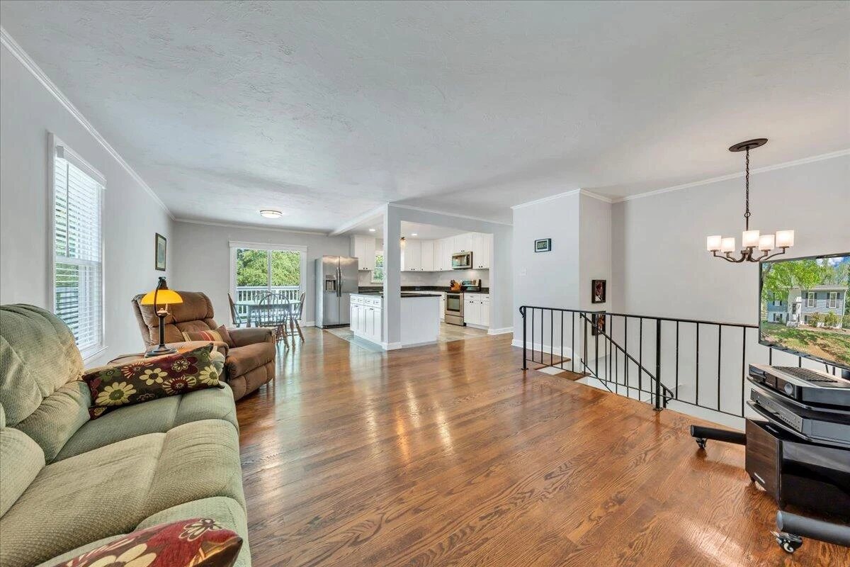 3845 Kentland DR - Photo 3