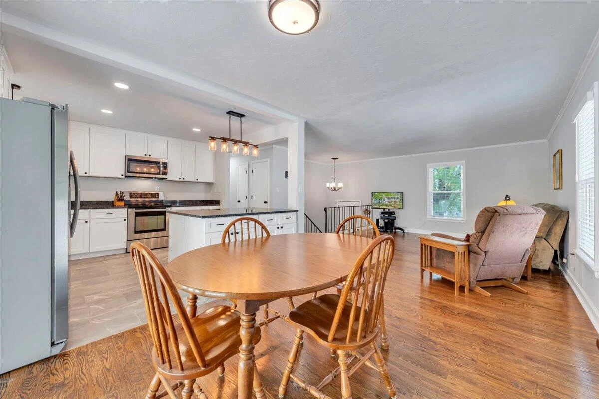 3845 Kentland DR - Photo 6