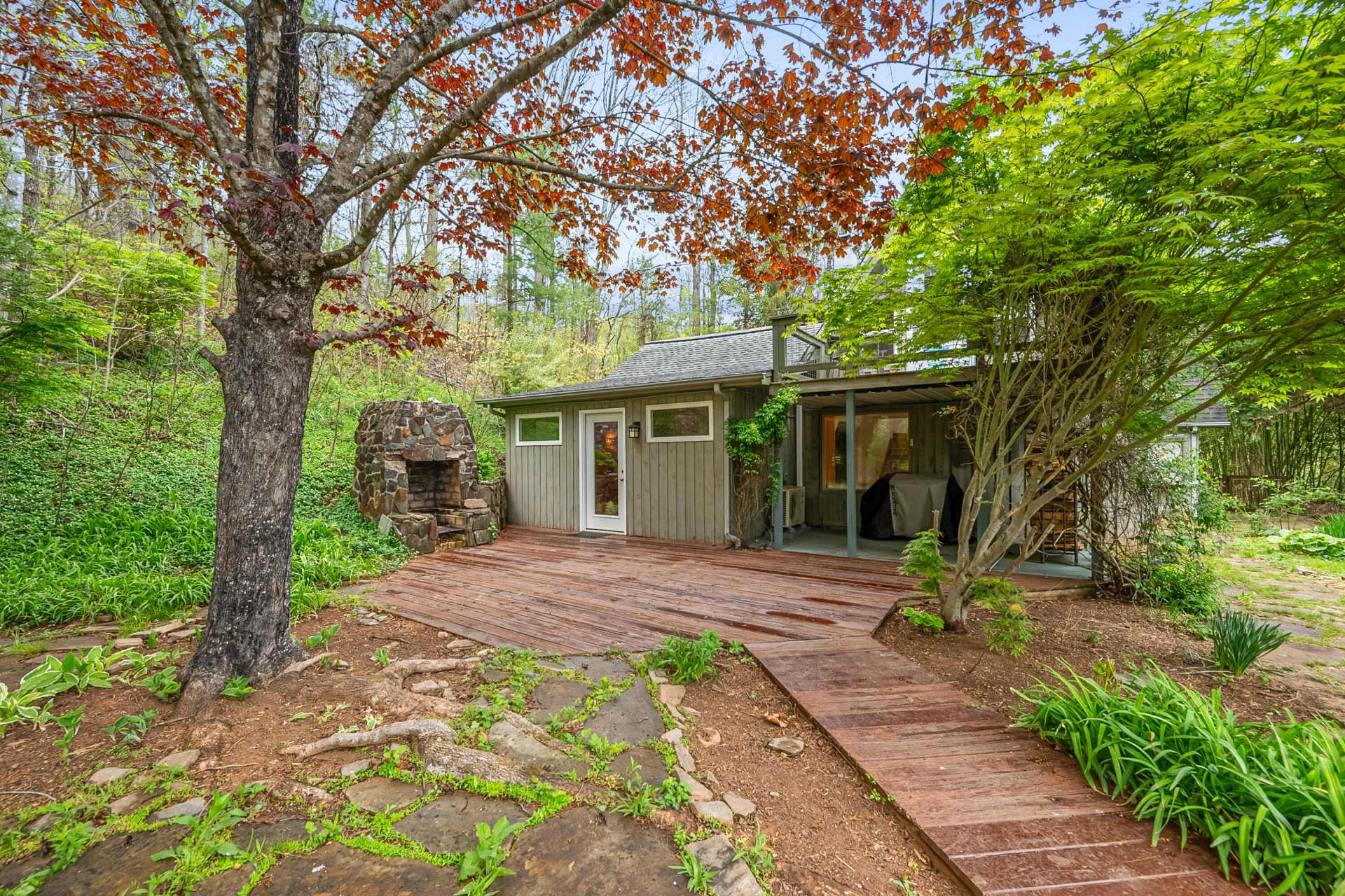 1053 Thomas Farm RD - Photo 2