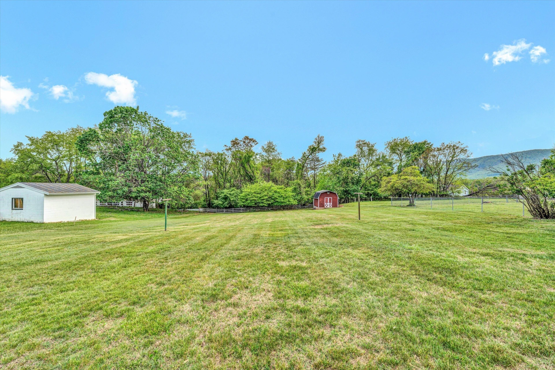 2039 Mayfield DR - Photo 33
