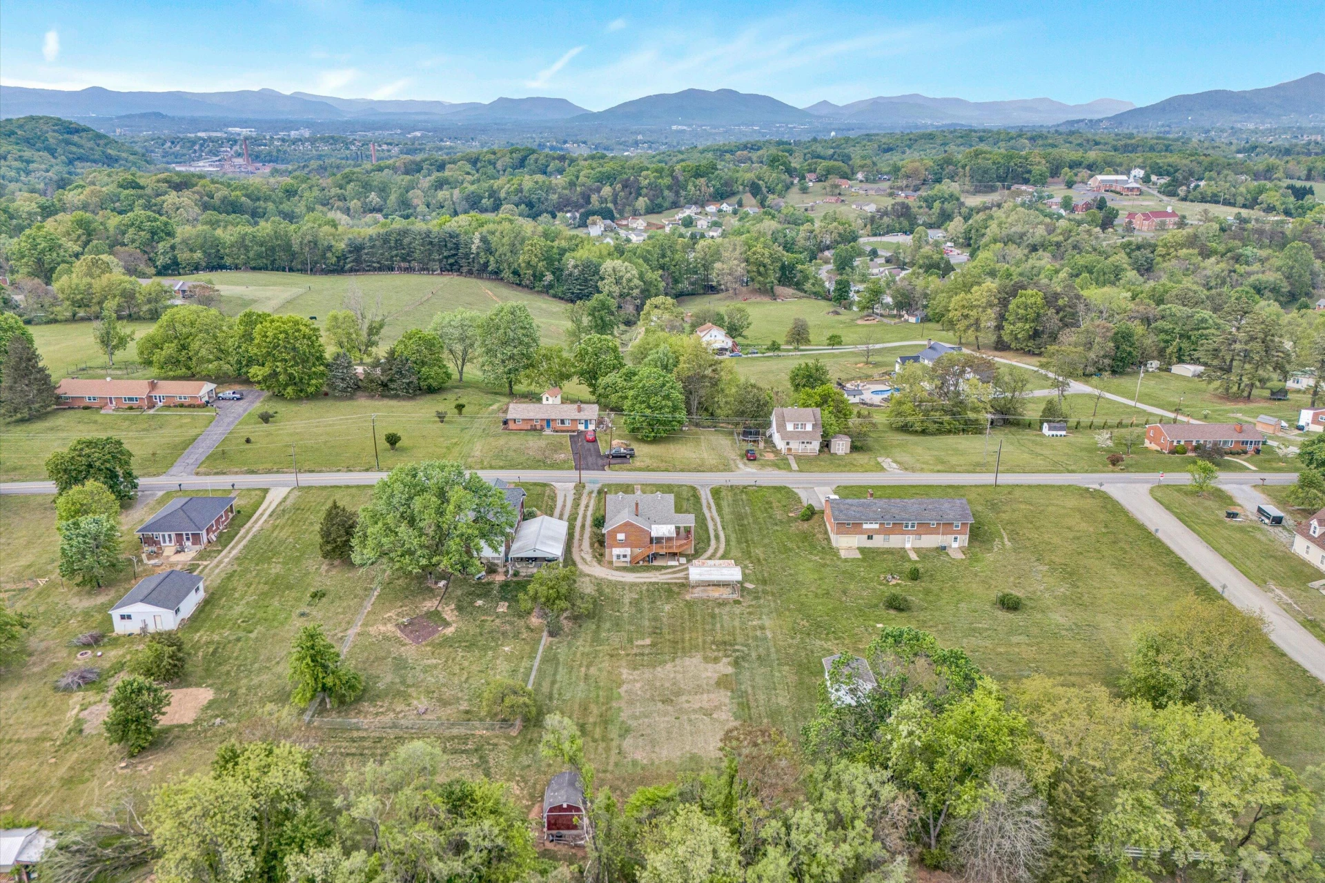 2039 Mayfield DR - Photo 38