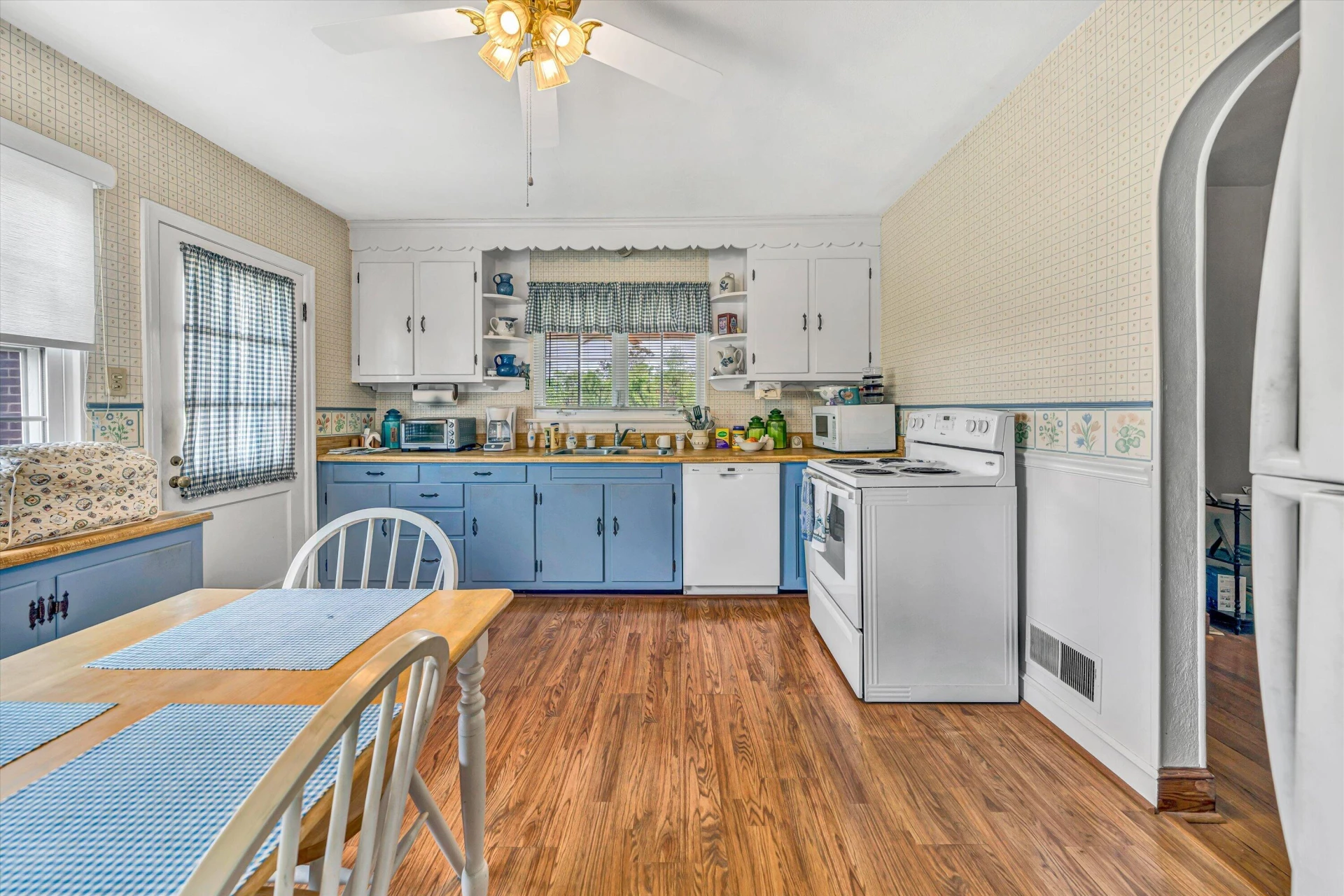 2039 Mayfield DR - Photo 10