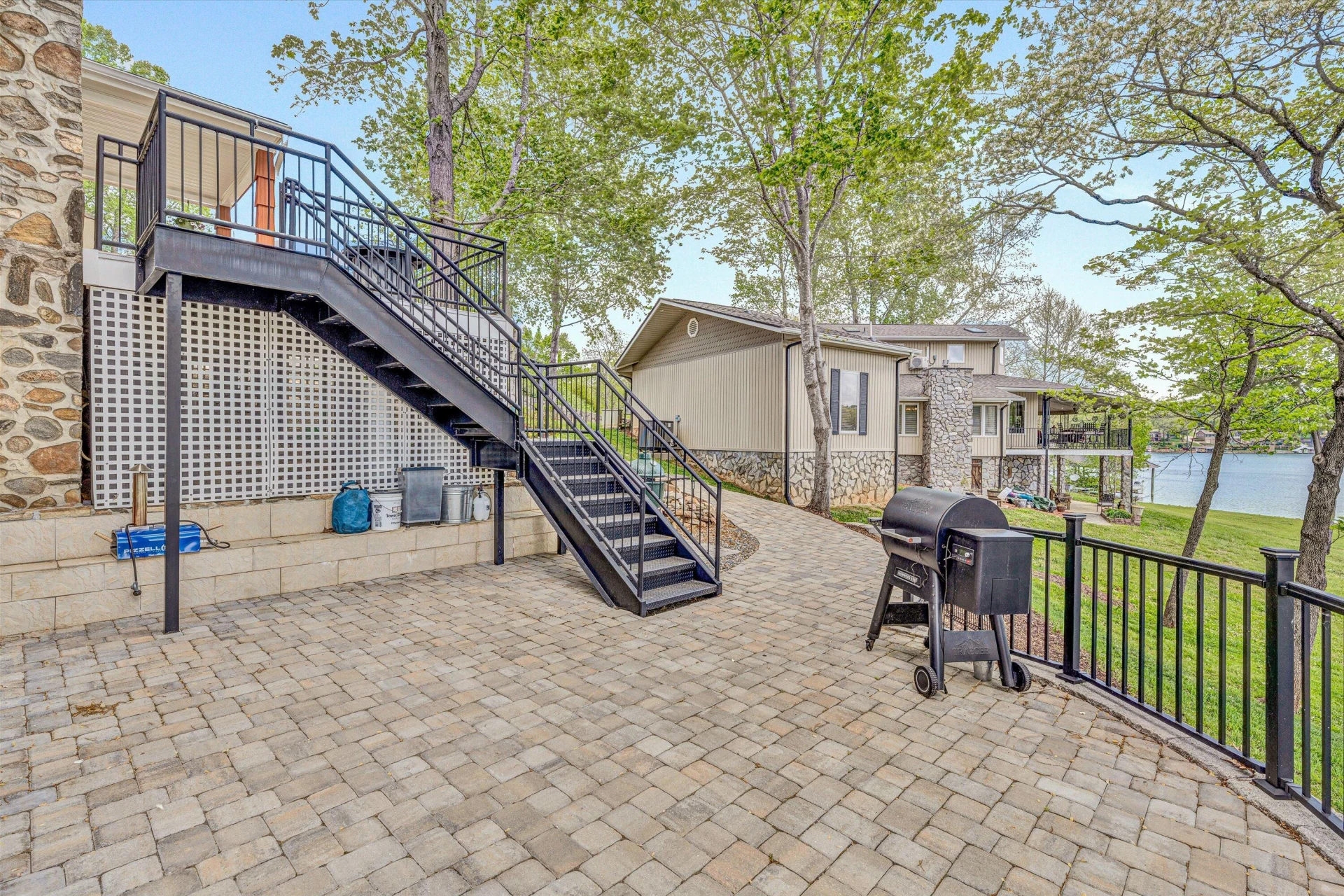 382 Blue Lake RD - Photo 46