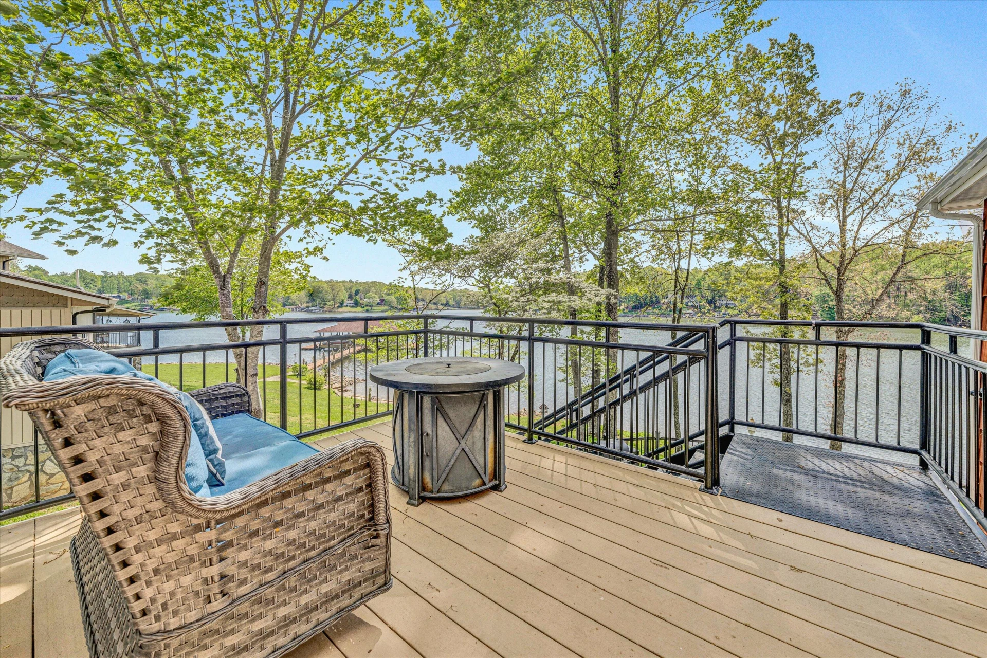 382 Blue Lake RD - Photo 9