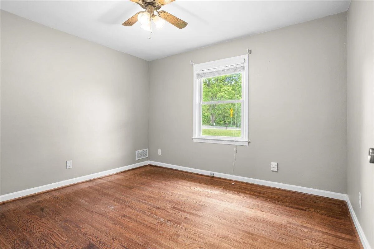 9462 Goodview RD - Photo 22