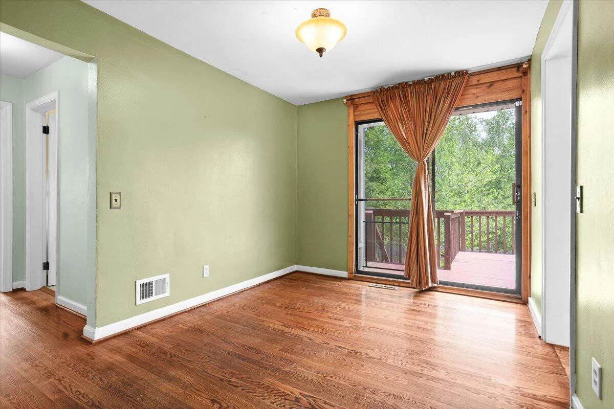 9462 Goodview RD - Photo 8