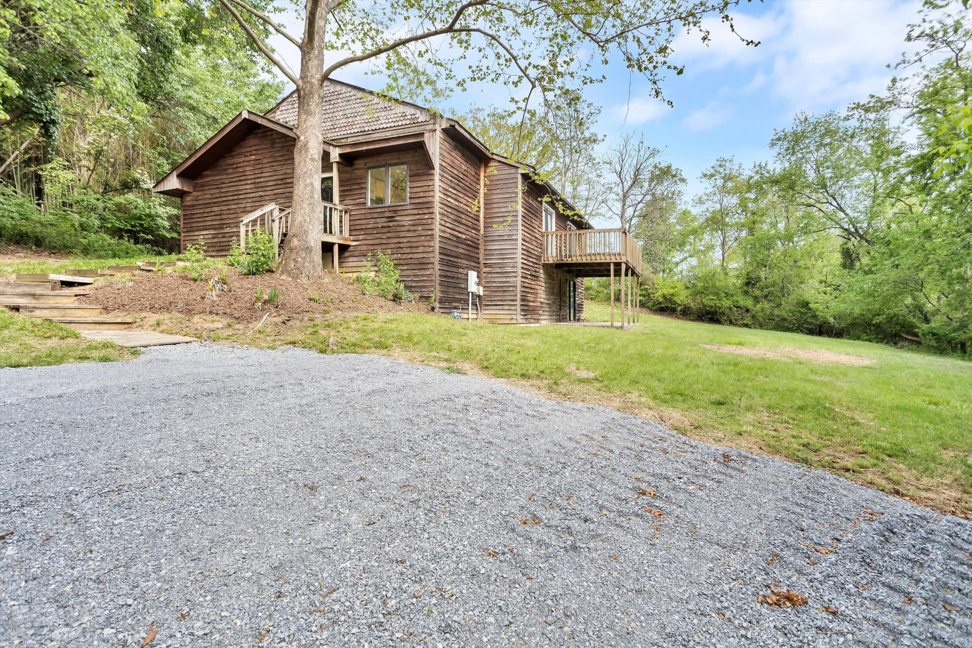 8646 Sanderson DR - Photo 2