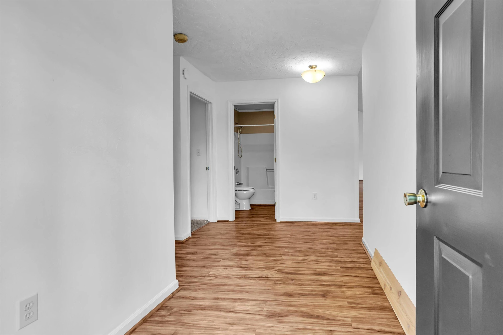 8646 Sanderson DR - Photo 3