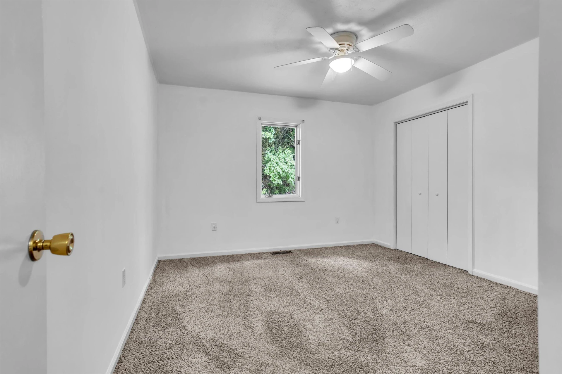 8646 Sanderson DR - Photo 5