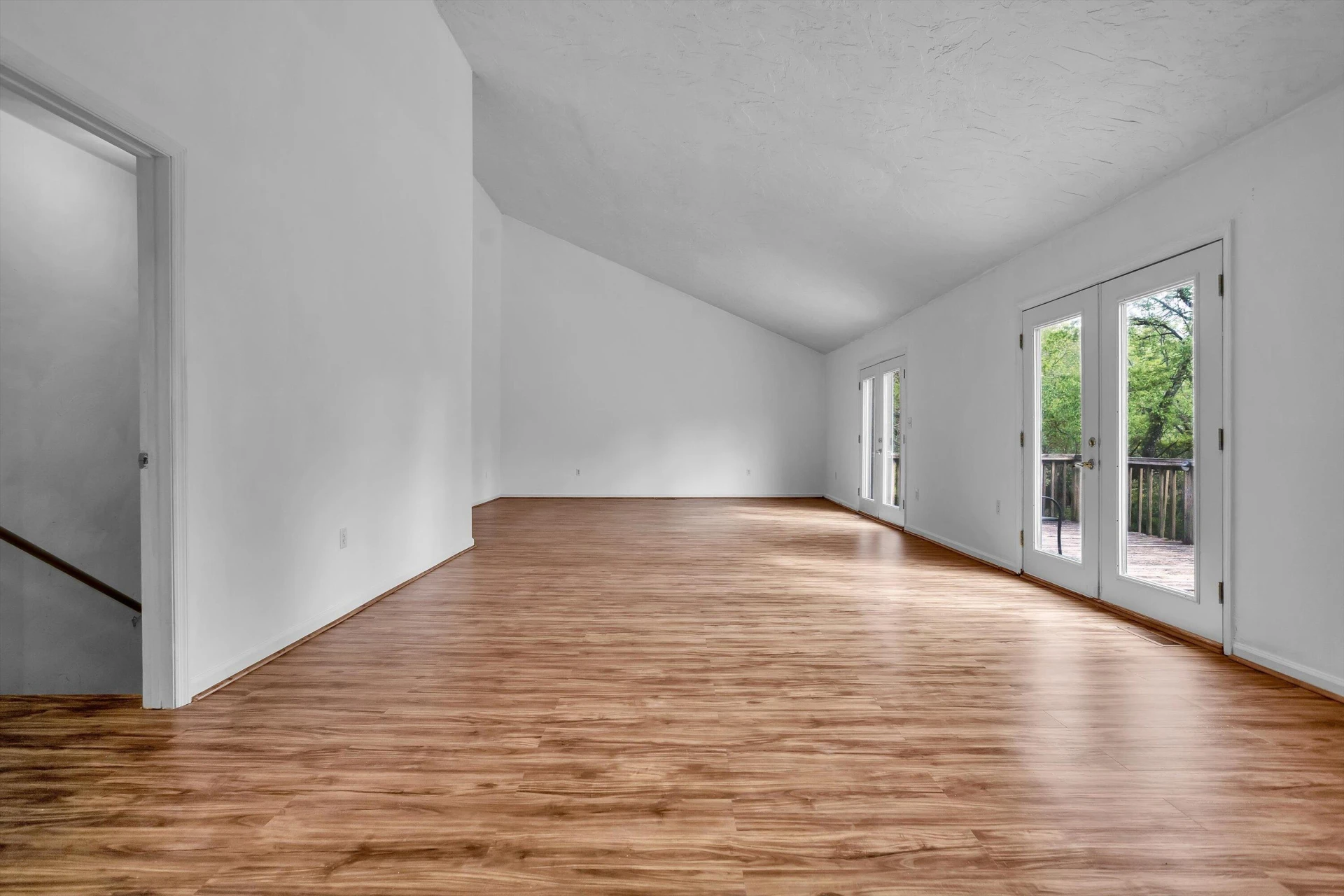 8646 Sanderson DR - Photo 9